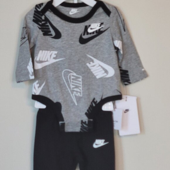 Nike Baby 2-Piece Bodysuit & Joggers Set - All-Over Logo Print - Sporty - Picture 2 of 16